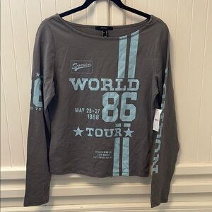 Forever 21 L NWT Gray Long Sleeve Graphic Top
